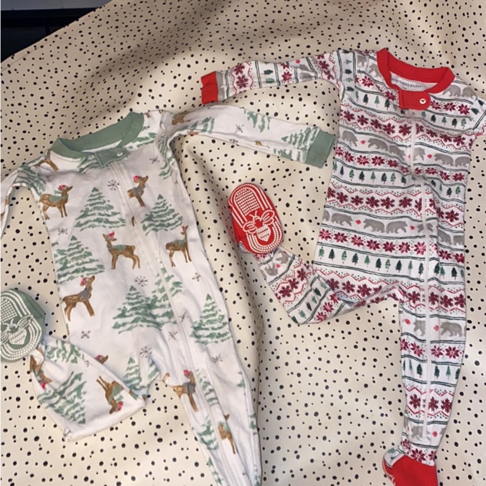 Burts bees 12 month Christmas Onesies (set)